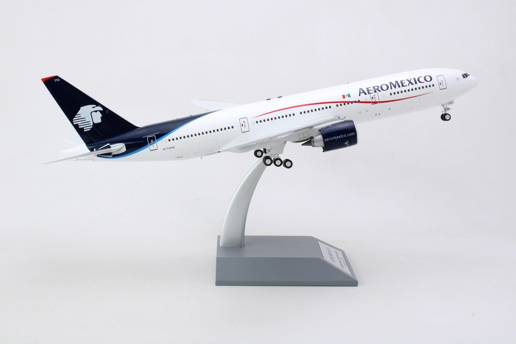 Amazon.com: Inflight200 1:200 Aeromexico Boeing 777-200 N774AM w
